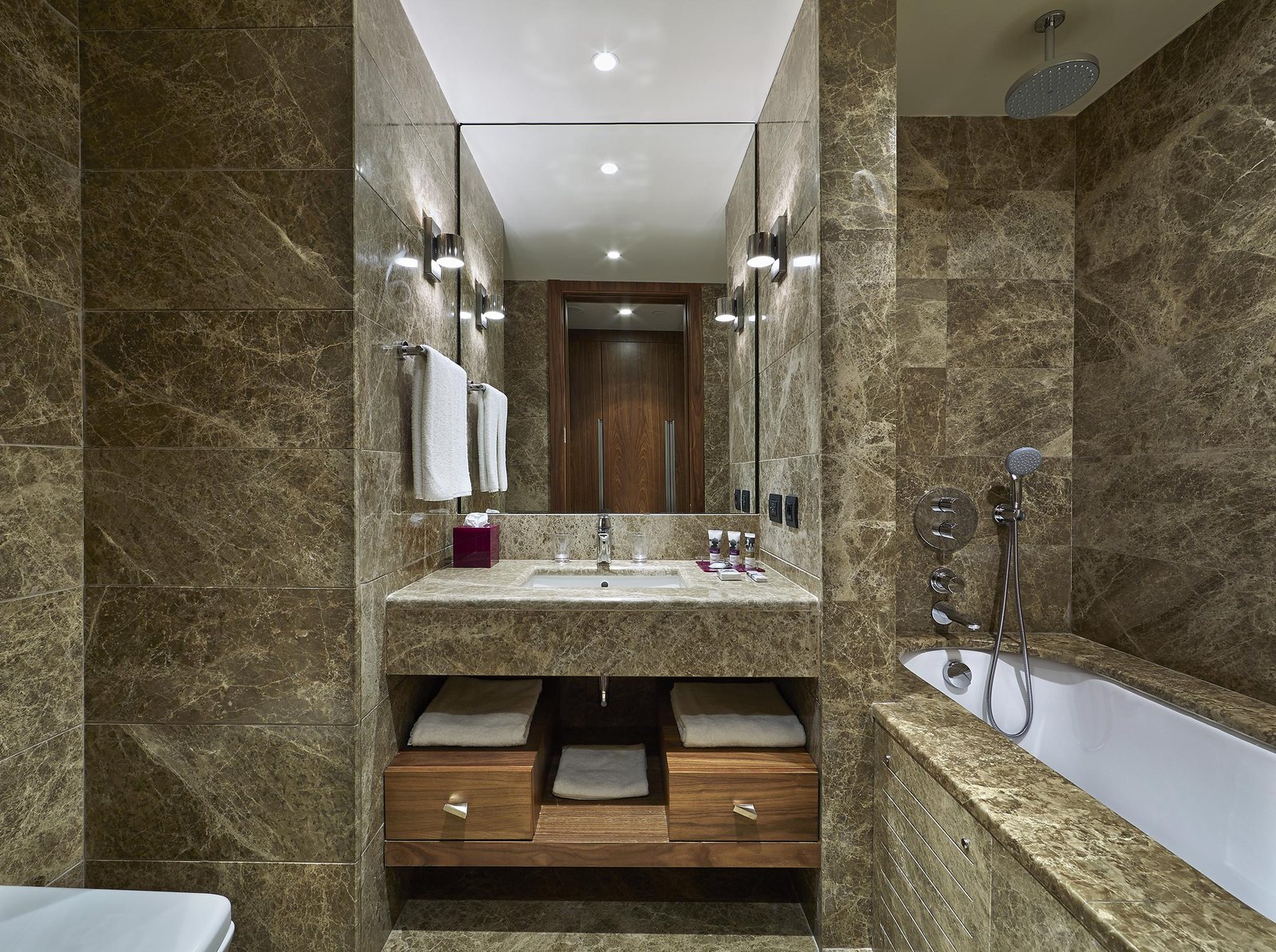 Bathroom at Uranus Istanbul Topkapi Hotel